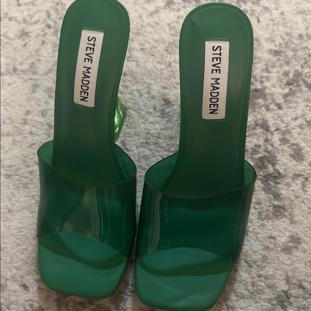 Steve Madden Emerald Green Heels - Picture 2 of 5